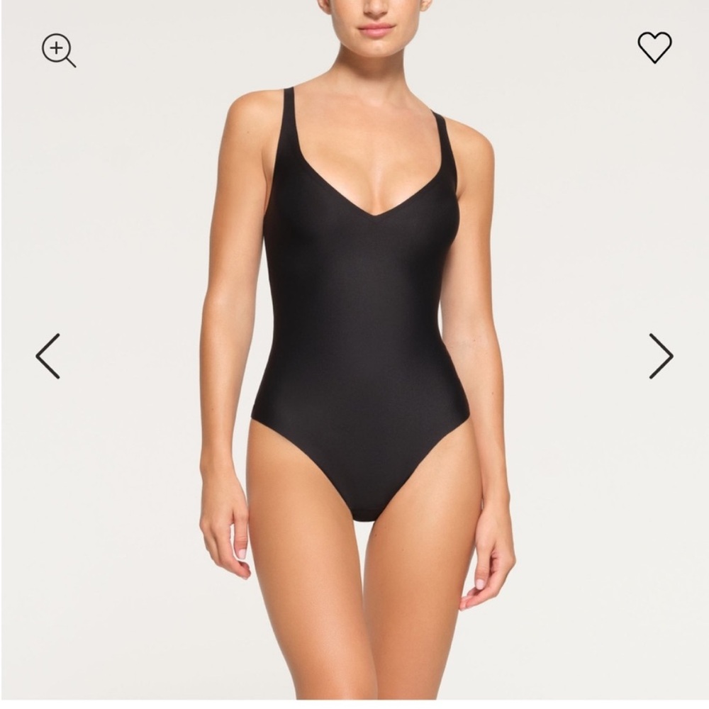 Skims body unlined  Plunge bodysuit NWT